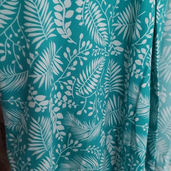 Lightweight Sweater/Top - Picture 2 of 6